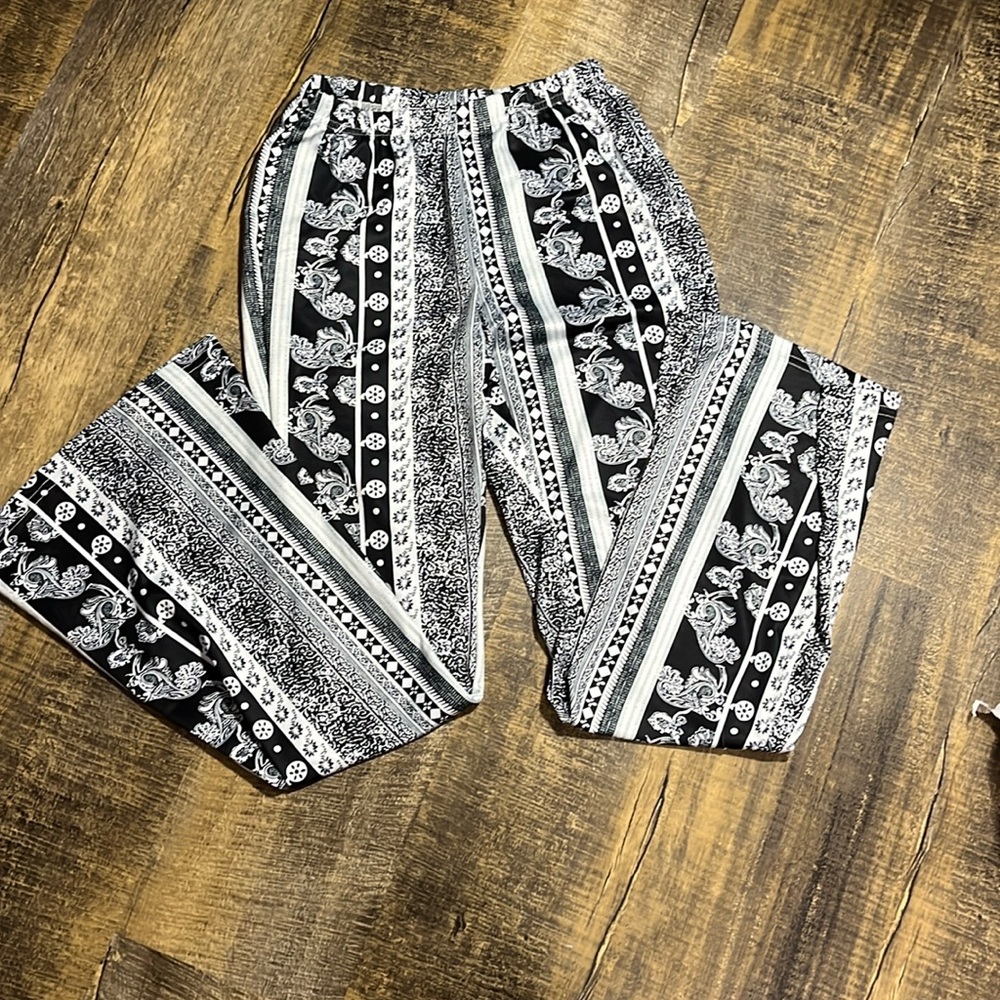 🖤🤍Forbidden jeans (flared leggings) with a cute black and white pattern🤍🖤